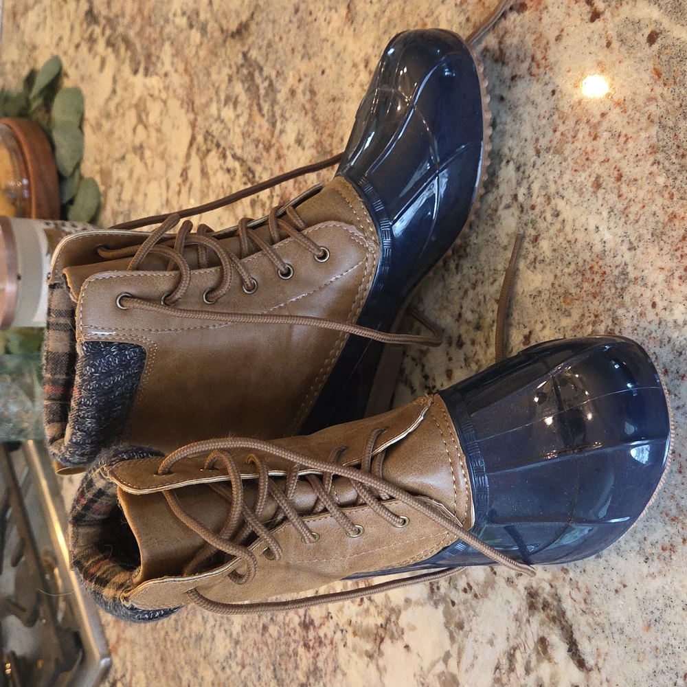 NEW Just Fab Evi Womens Size 7.5 Tan Blue Cold Weather Duck Rain Boots